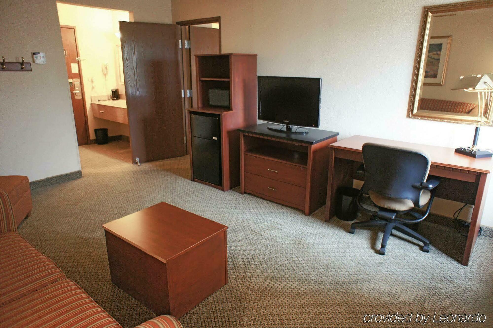La Quinta By Wyndham Hartford Bradley Airport Hotel Windsor Locks Exterior photo